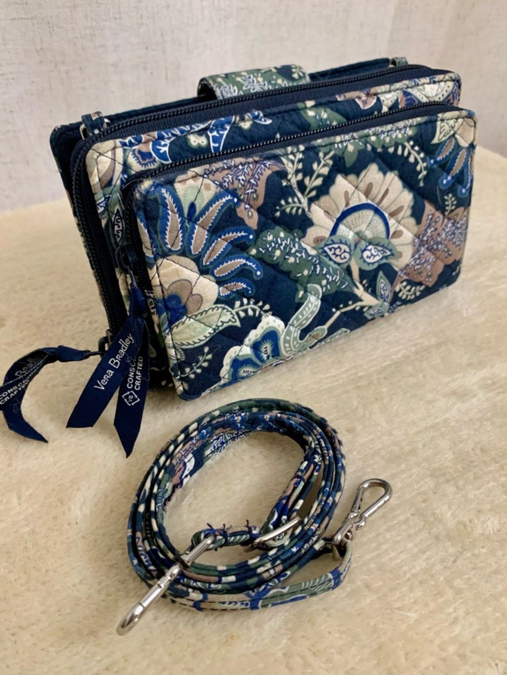 Vera Bradley Java Paisley Quilted Crossbody Wallet Navy Floral RFID Protection - Picture 3 of 10
